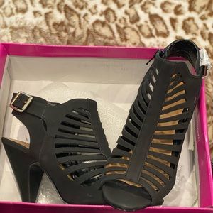 Black Strappy Heels/Sandals (Brand New)